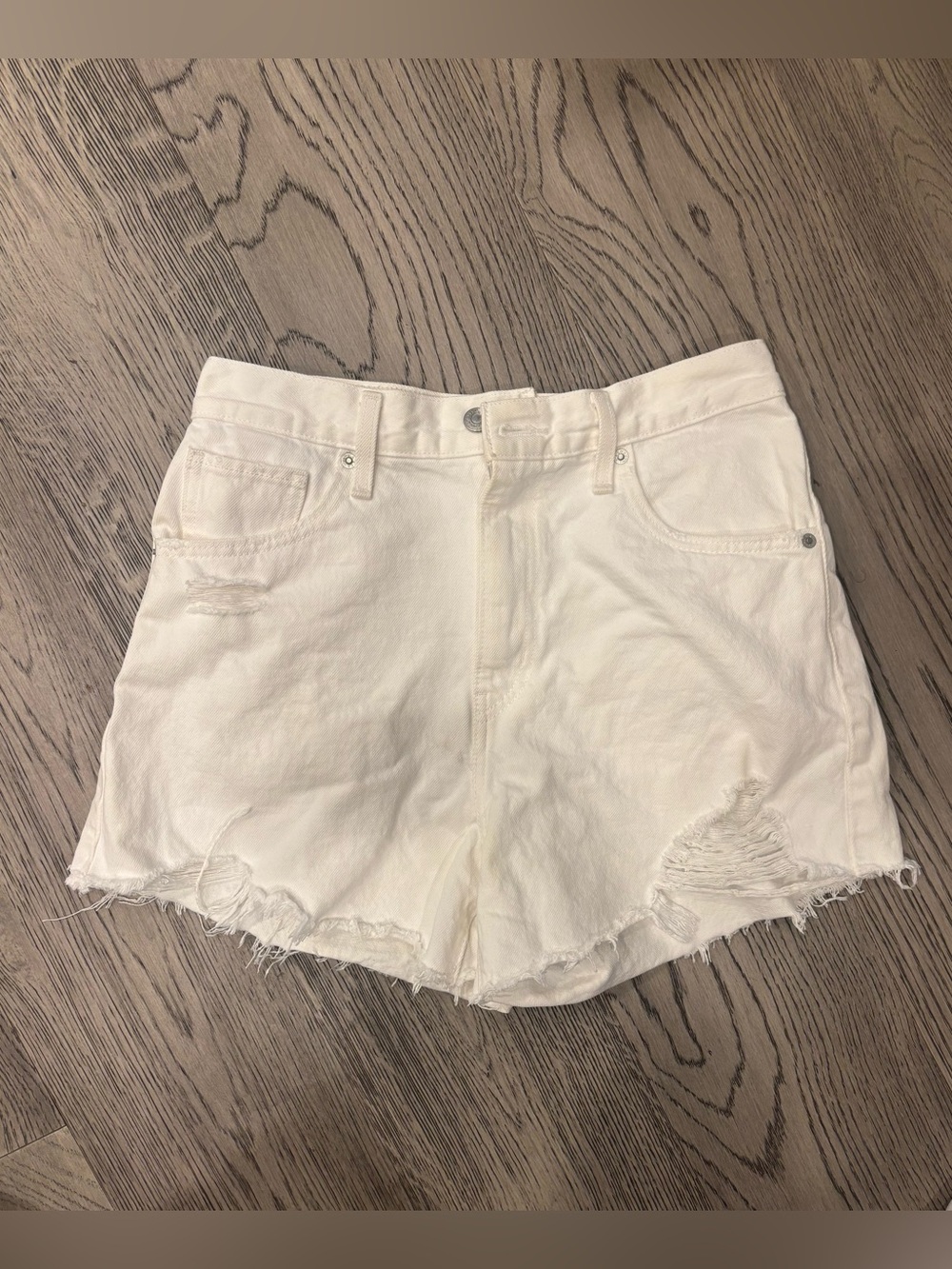 Levi’s High Waisted Mom Shorts White Distressed Frayed Hem Size 28